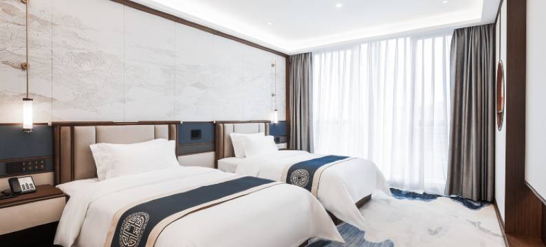 泓悦大酒店(中华彩灯大世界店)图片