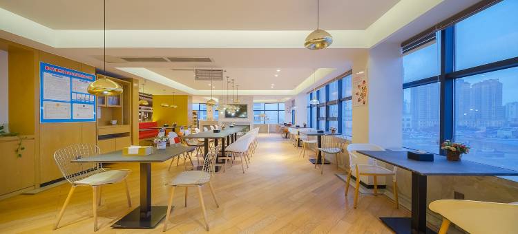 云酒店(襄阳光彩店)图片