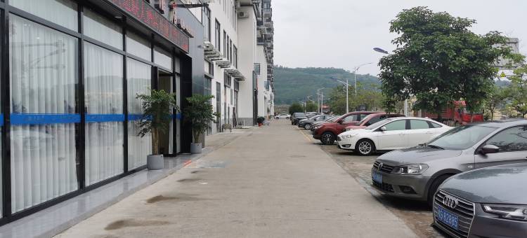 迪联大酒店(象州梦幻夜店)图片
