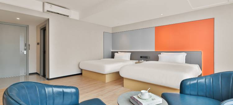 新卓成大酒店(云浮益华广场蟠龙天湖店)图片