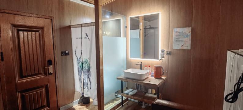 乌兰星宿草原星空客栈(茶卡店)图片