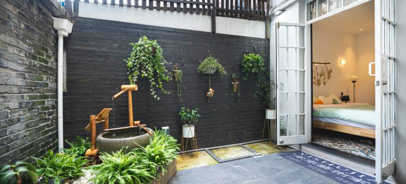 市隐网红庭院民宿图片