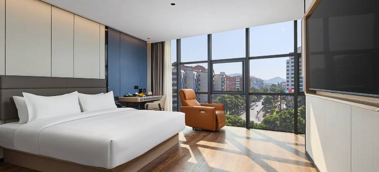 柏纳S酒店(华荣路地铁站高崎机场店)图片