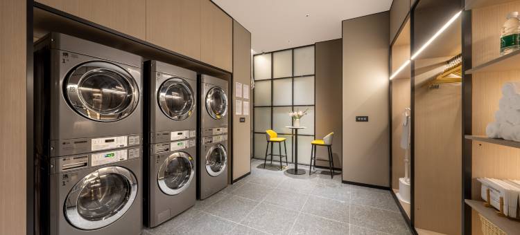 青岛北站振华路亚朵酒店图片