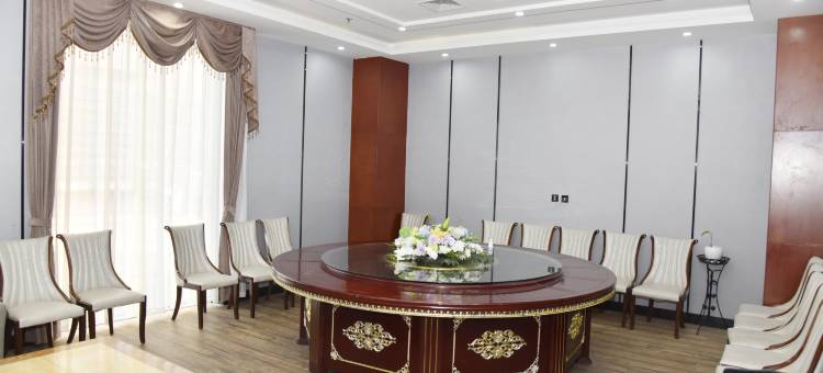 镇康啰细瑟国际大酒店图片