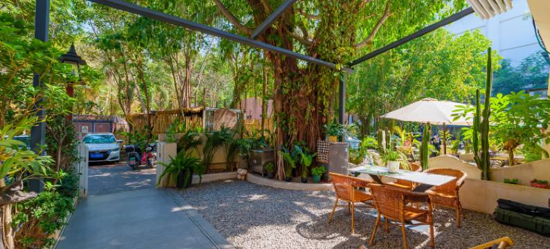 西双版纳三和居望江客栈图片