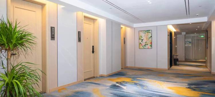 派酒店(贺州远东商城缤纷环球城店)图片