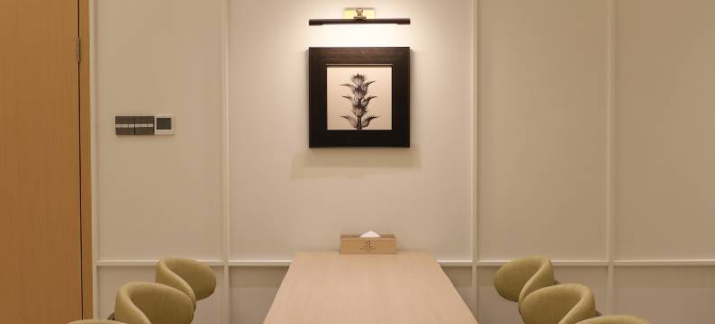 芈白酒店(深圳罗湖口岸国贸地铁站店)图片