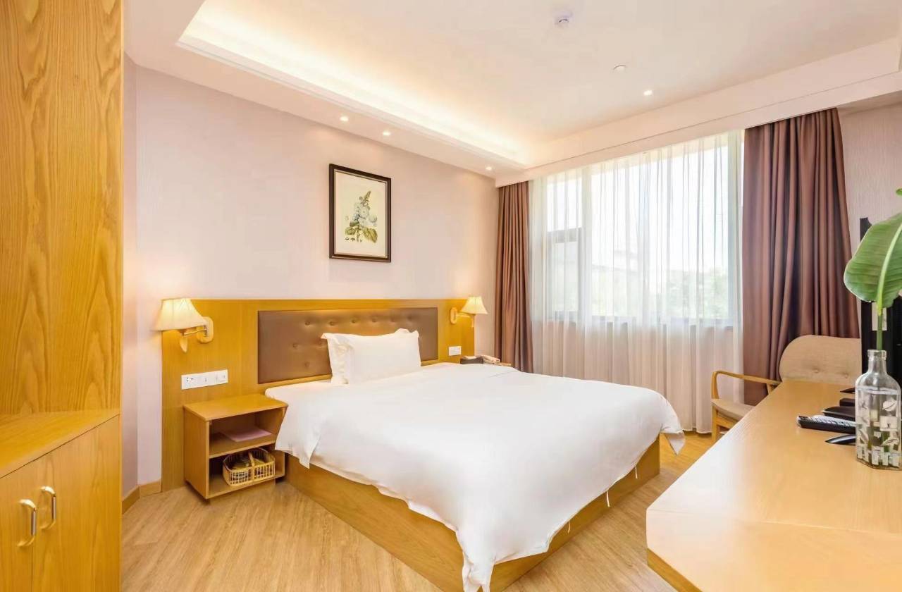 青岛梅子凯伦酒店(双山地铁站店)