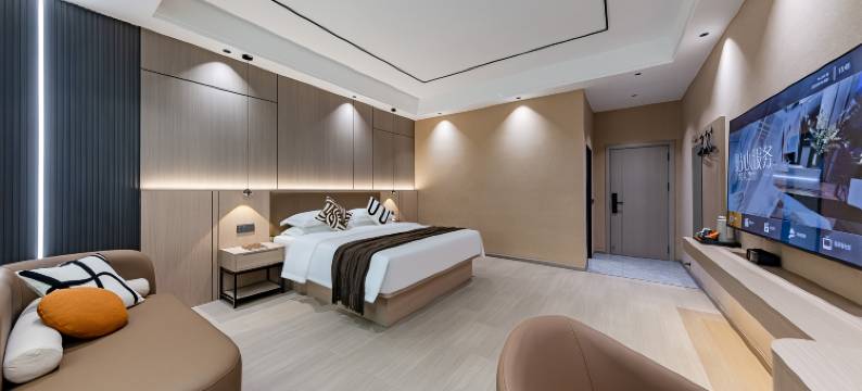 鹿羽-智能酒店(团山东盟国际二手车交易市场店)图片