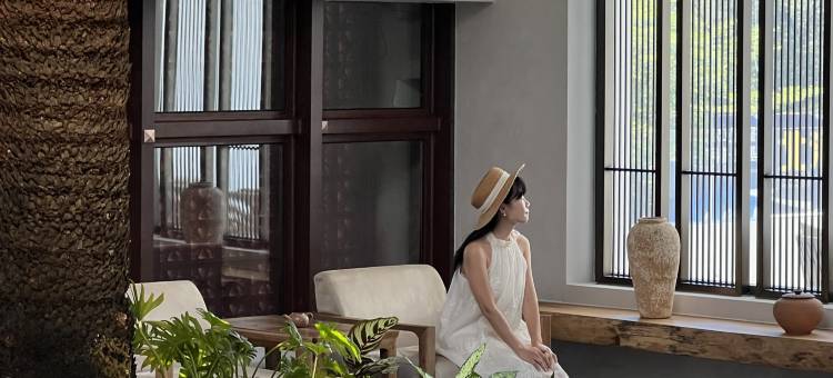 北海银滩拂沙酒店(潮雕广场店)图片