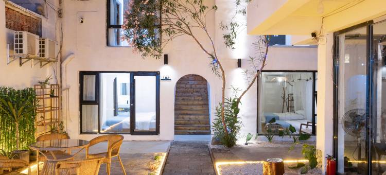 涠洲岛繁花.鲸落民宿(天主教堂贝壳沙滩店)图片