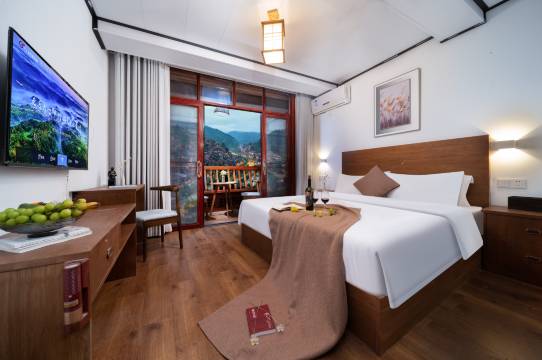 Beloved·芳华全景美宿(西江千户苗寨观景台店)