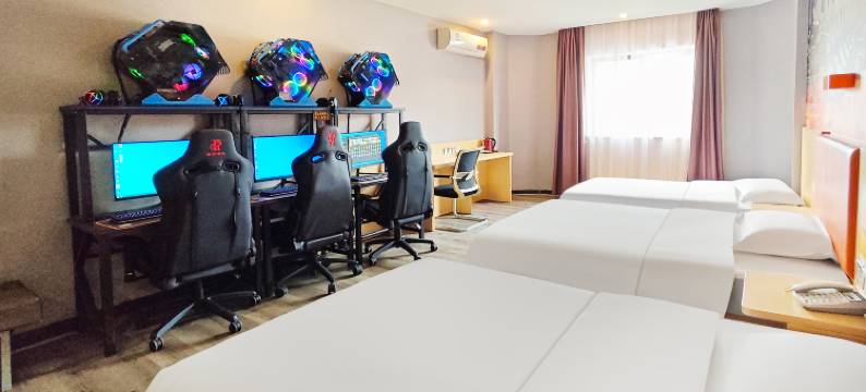 本色电竞酒店(深圳平湖地铁站店)图片