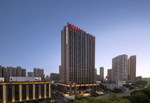 宁波鄞州中心希尔顿欢朋酒店外景图
