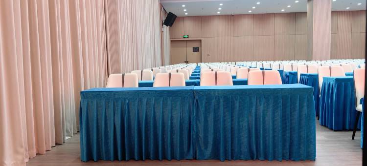 临沧旗峰大酒店(佤山凤城临沧站店)图片