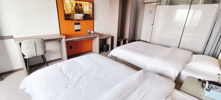 轻住·云朵酒店(新泰新汶汽车站店)图片