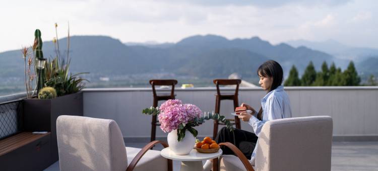 枕畔・西西里・全屋智能·火山温泉・360°观星花园美宿(和顺古镇店)图片