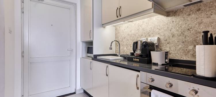 bnbme | 棕榈岛时尚单间公寓，带阳台，可欣赏海景(bnbme | Chic Studio in Palm w/ Balcony & Sea Views)图片