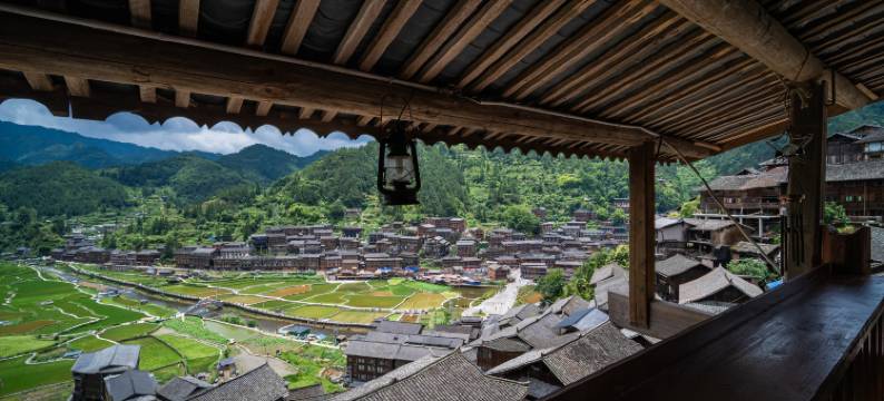 结庐·巷往民宿(西江千户苗寨东引观景台店)图片