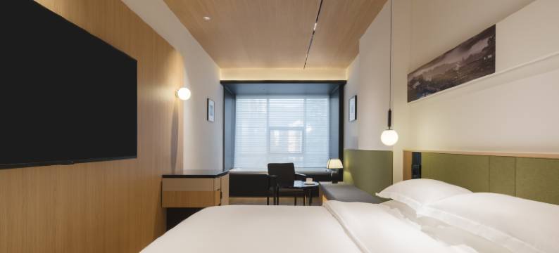 SFEEL设计师酒店(都江堰景区南桥店)图片