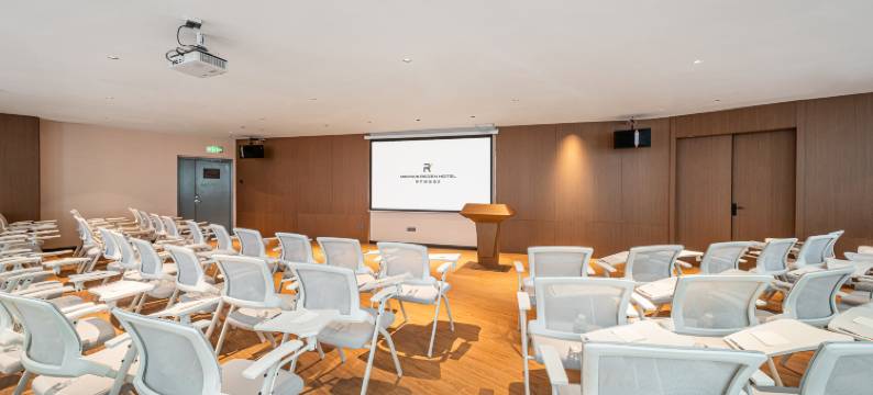 奎屯明宇丽呈酒店(奎屯站店)图片