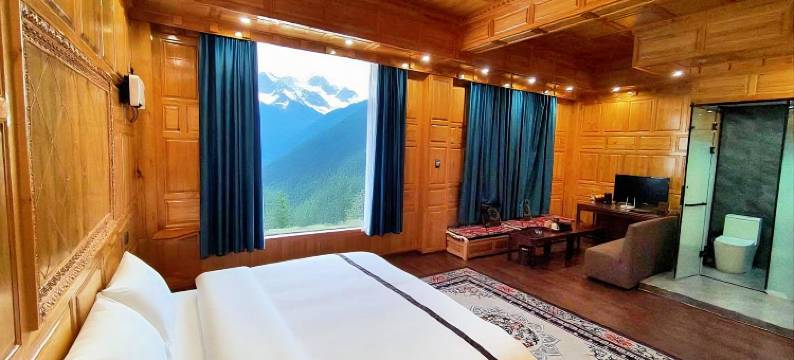 稻城乐乐酒店(香格里拉镇店)图片