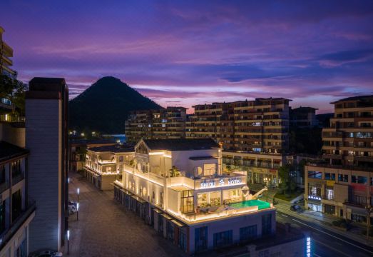 万山拾渡酒店外景图