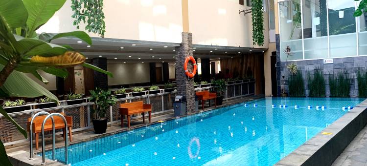 布米马克穆尔英达酒店(Hotel Bumi Makmur Indah)图片