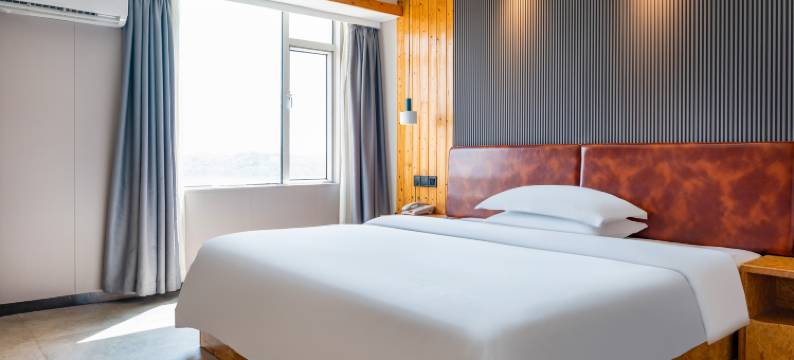 逸品居(广州新白云国际机场形象店)图片