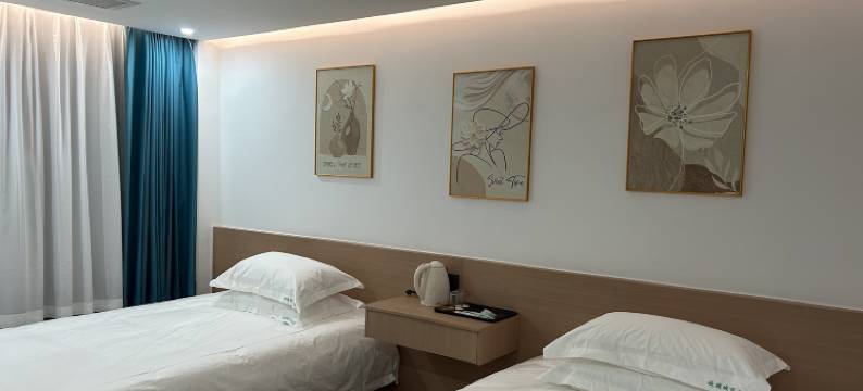 信宜欢朋城市民宿图片