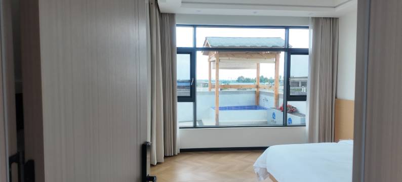 山鸟与月·汤池投影民宿(街子古镇店)图片