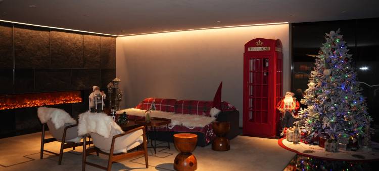 长城脚下的公社图片