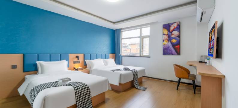 七庭酒店(南昌八一广场丁公路北地铁站店)图片