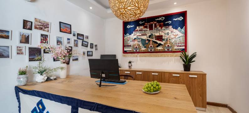 拉萨茉白别院(布达拉宫扎基寺店)图片