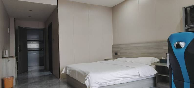 察布查尔·君辰电竞酒店(查鲁盖西街店)图片