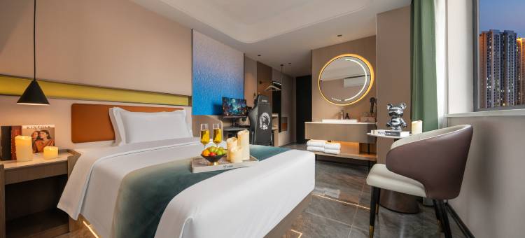 叶与晨电竞电影酒店(曼哈顿广场燕庄地铁站店)图片