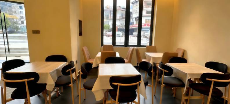 JinYuHotel·金遇酒店(张家界国家森林公园标志门店)图片