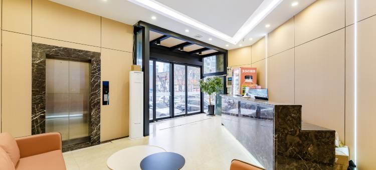 福之源酒店(郑州曼哈顿民航路地铁站店)图片