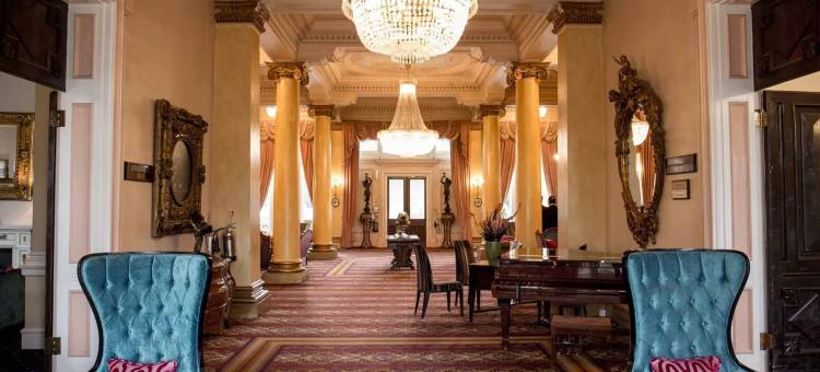 唐霍尔乡村之家酒店(Down Hall Hotel)图片