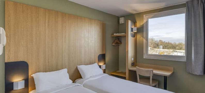 布鲁日湖波尔多民宿酒店(B&B Hôtel Bordeaux Lac Sur Bruges)图片