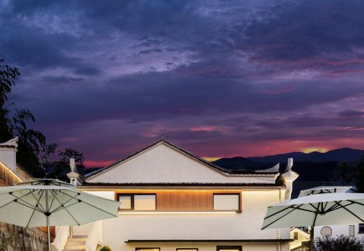 Muyun Juzhuju (Jiuhua Mountain Meat Body Baodian) Hotel Overview