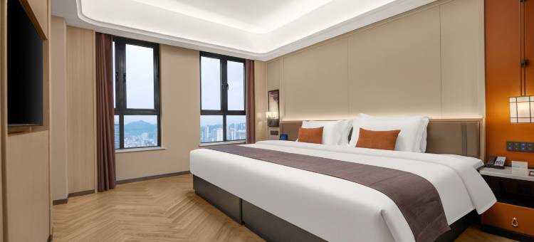 长沙岳麓华美达酒店(洋湖湿地地铁站店)图片