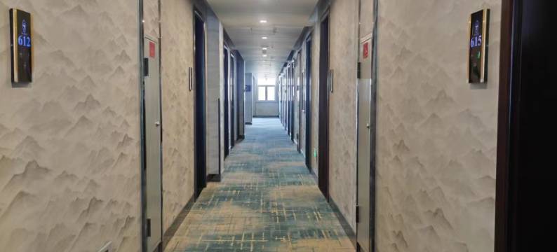 塔城办事处商务酒店(乌鲁木齐美美购物中心店)图片