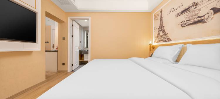 柏丽艾尚国际酒店(瑞丽财富广场彩云城店)图片