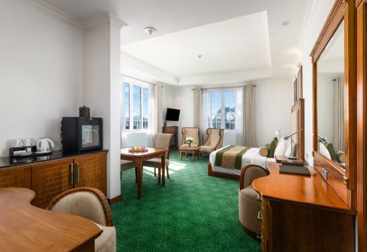 Araliya Green City - Your Gateway to Everything in Nuwara EliyaHotel Overview