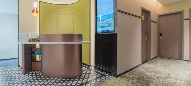 易佰酒店(上海同济大学赤峰路地铁站店)图片