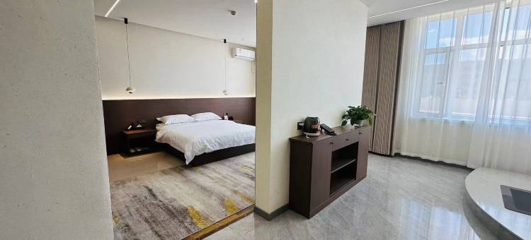 多伦阿木尔酒店(龙泽湖公园店)图片