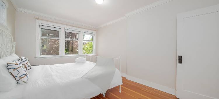 Elegant 3BR W Vancouver near UBC/ Free Parking图片