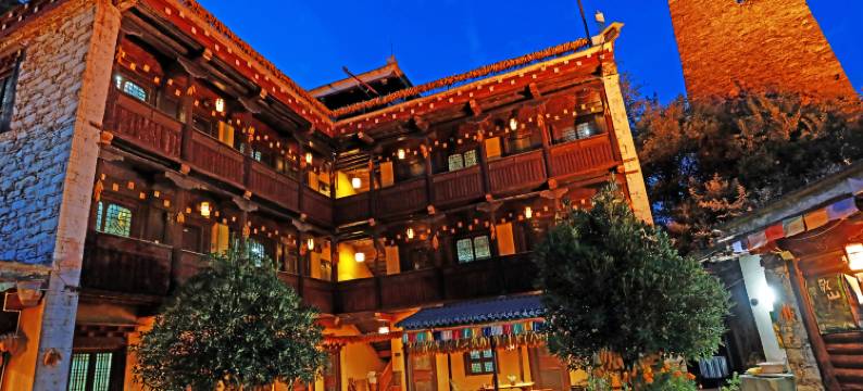 丹巴吉波尚墨风情酒店(中路藏寨店)图片